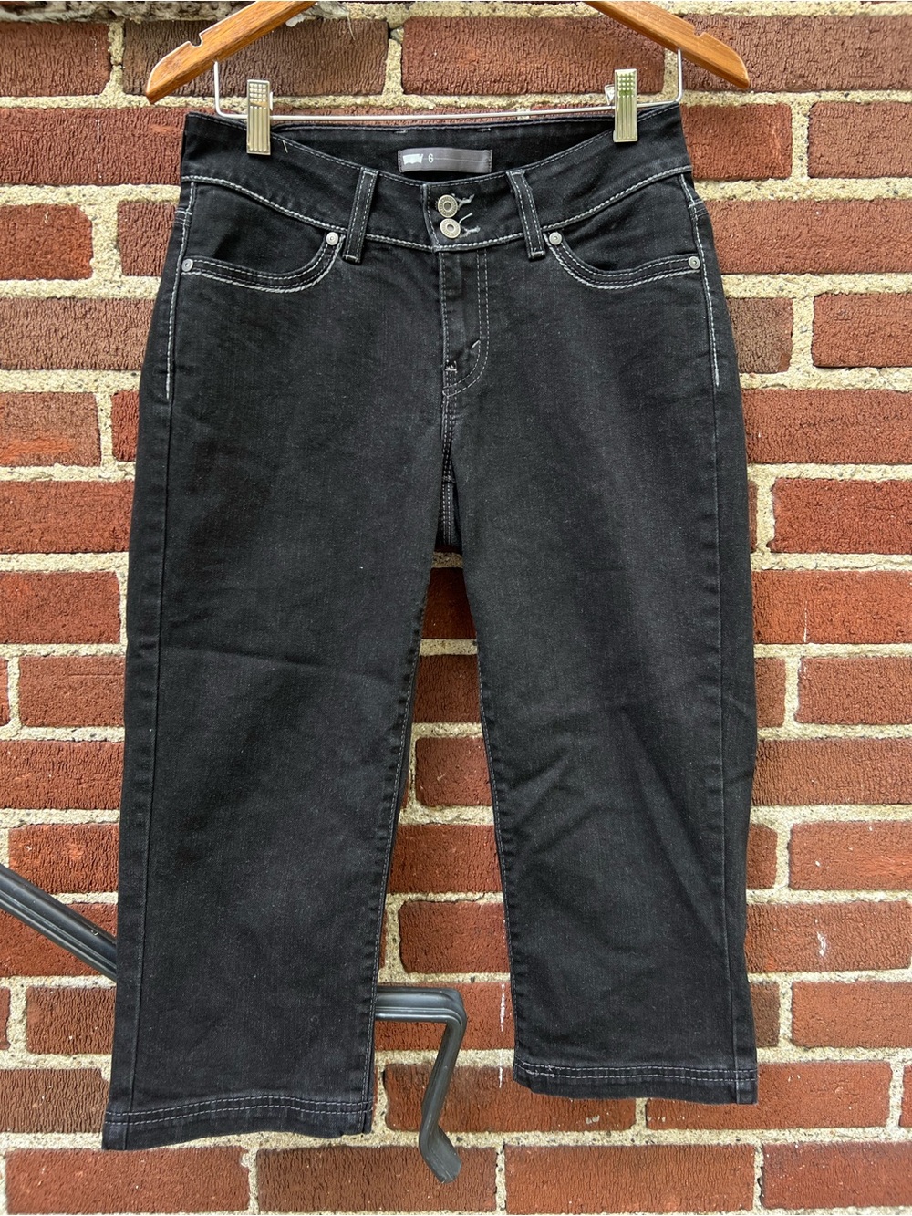 Vintage Levi's Black Capri Straight-Leg Jeans